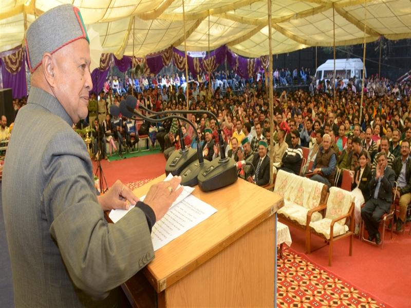 Chief Minister announces Girls Hostel at Sanjauli College