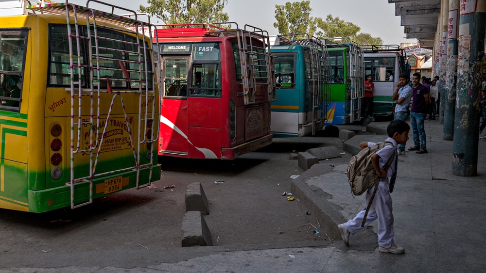 Hamirpur private bus operator gundagardi