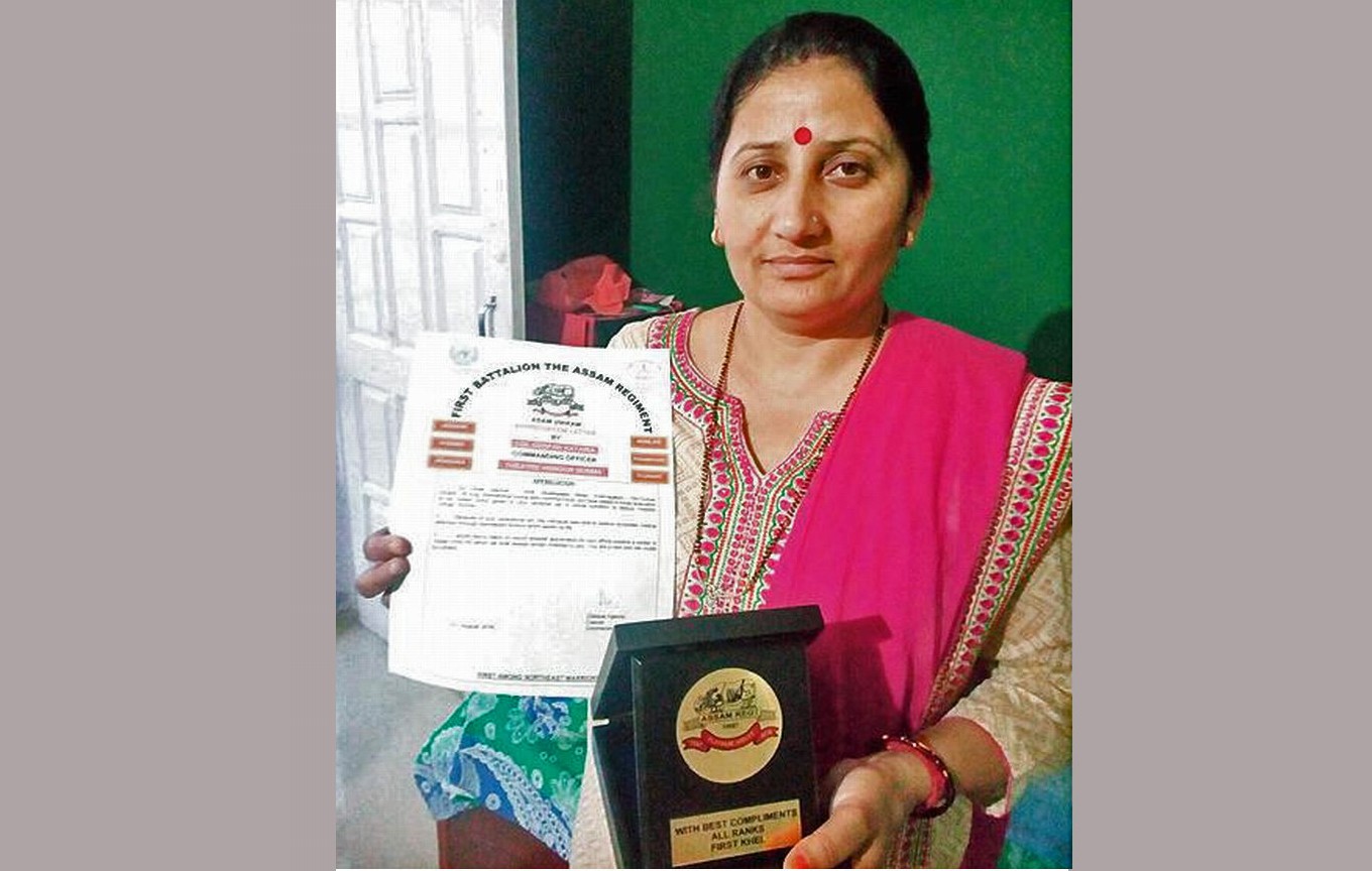 Shimla Housewife save solider