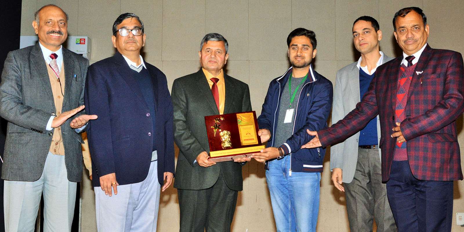 UHF Nauni Gets AIASA Institute of Excellence award f